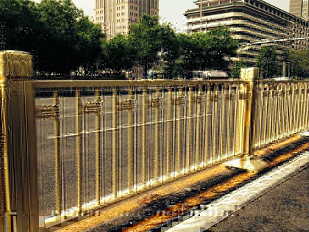 黃金護欄